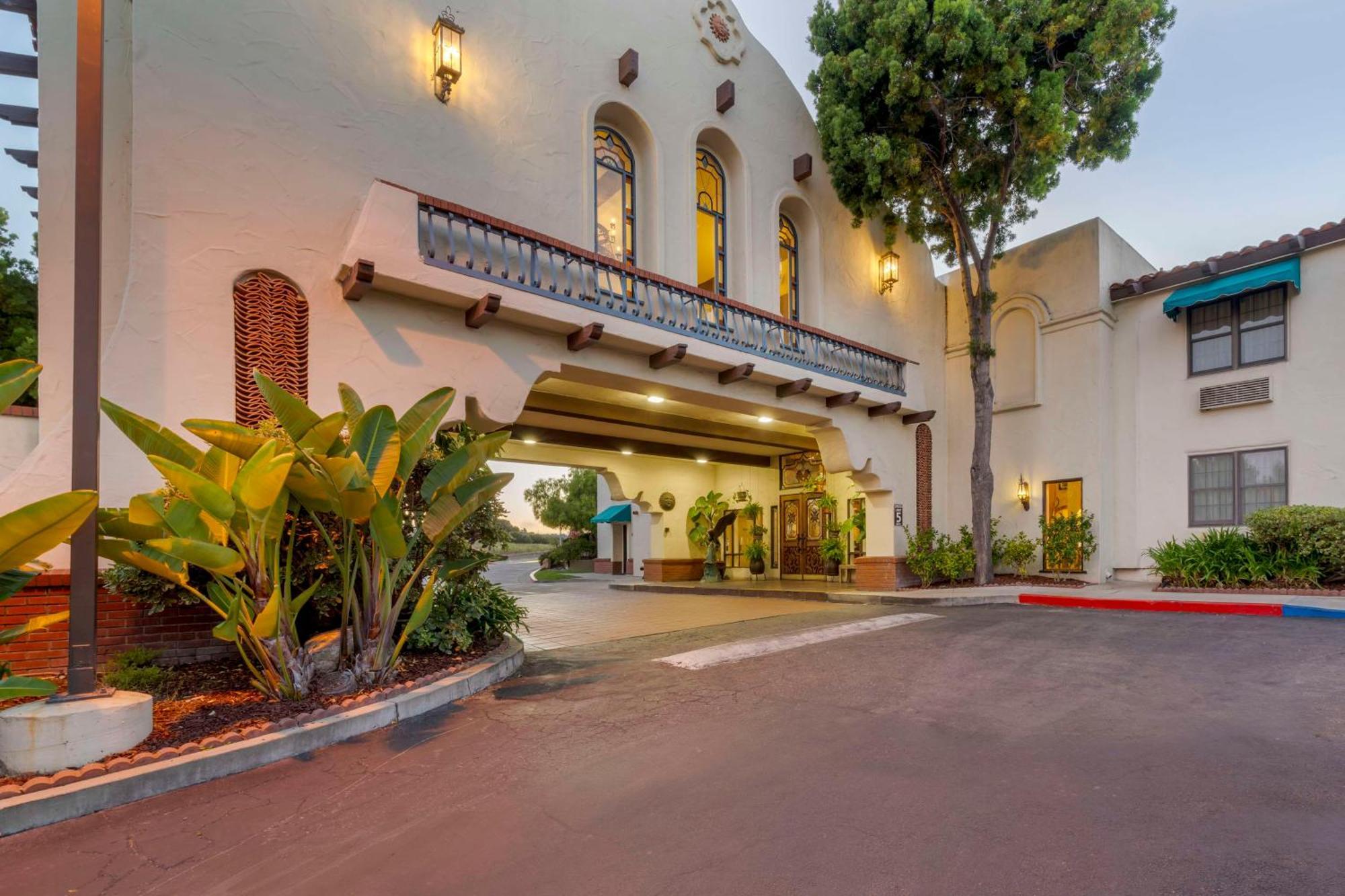 Best Western Casa Grande Inn Arroyo Grande Zewnętrze zdjęcie